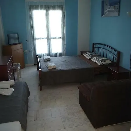Studio For 2-3 Persons 100m From The Beach Апартаменты Полихроно