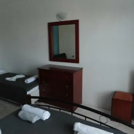 Studio For 2-3 Persons 100m From The Beach דירה פוליכרונו