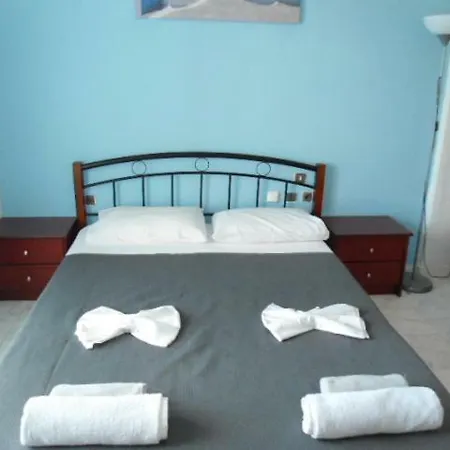 דירה Studio For 2-3 Persons 100m From The Beach *